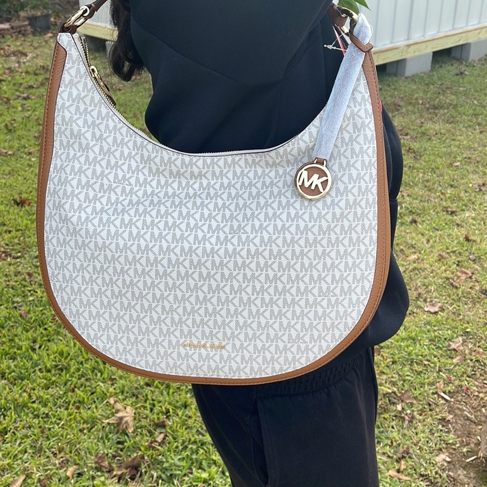 Michael Kors Large Hobo Bag - Picture 3 of 9
